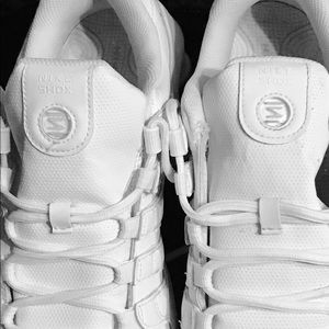 Nike Shox WHITE**** 11.5